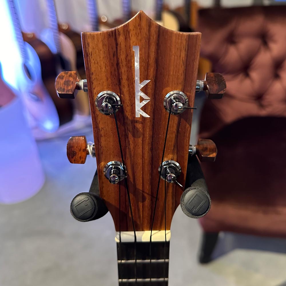 Kamaka Hawaii Classic Series Handmade Tenor Ukulele w/ Case Bananas