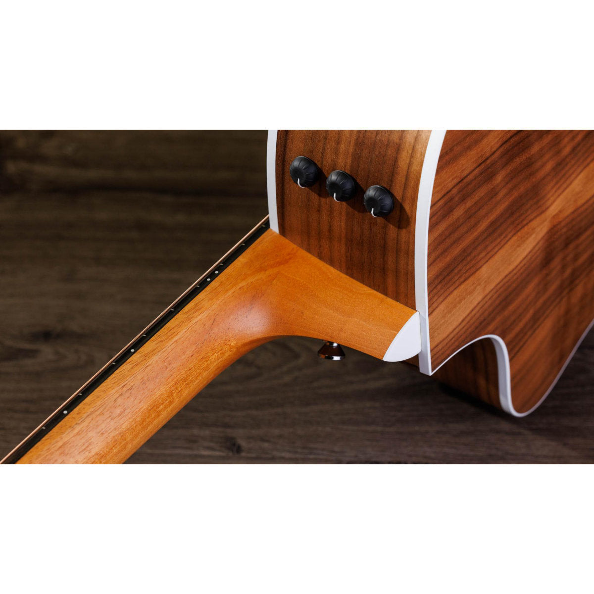 Taylor 212ce Acoustic-Electric Guitar - Solid Spruce Top - Walnut Back and Sides - Matte Finish