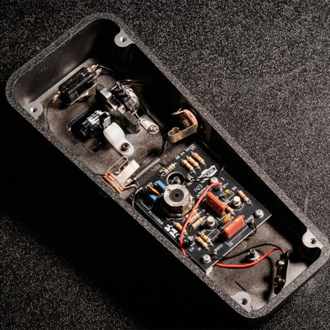 guitar pedal inside VOX Real McCoy Wah Pedal – Bananas At Large Inc.® Musical Instruments & Pro  Audio