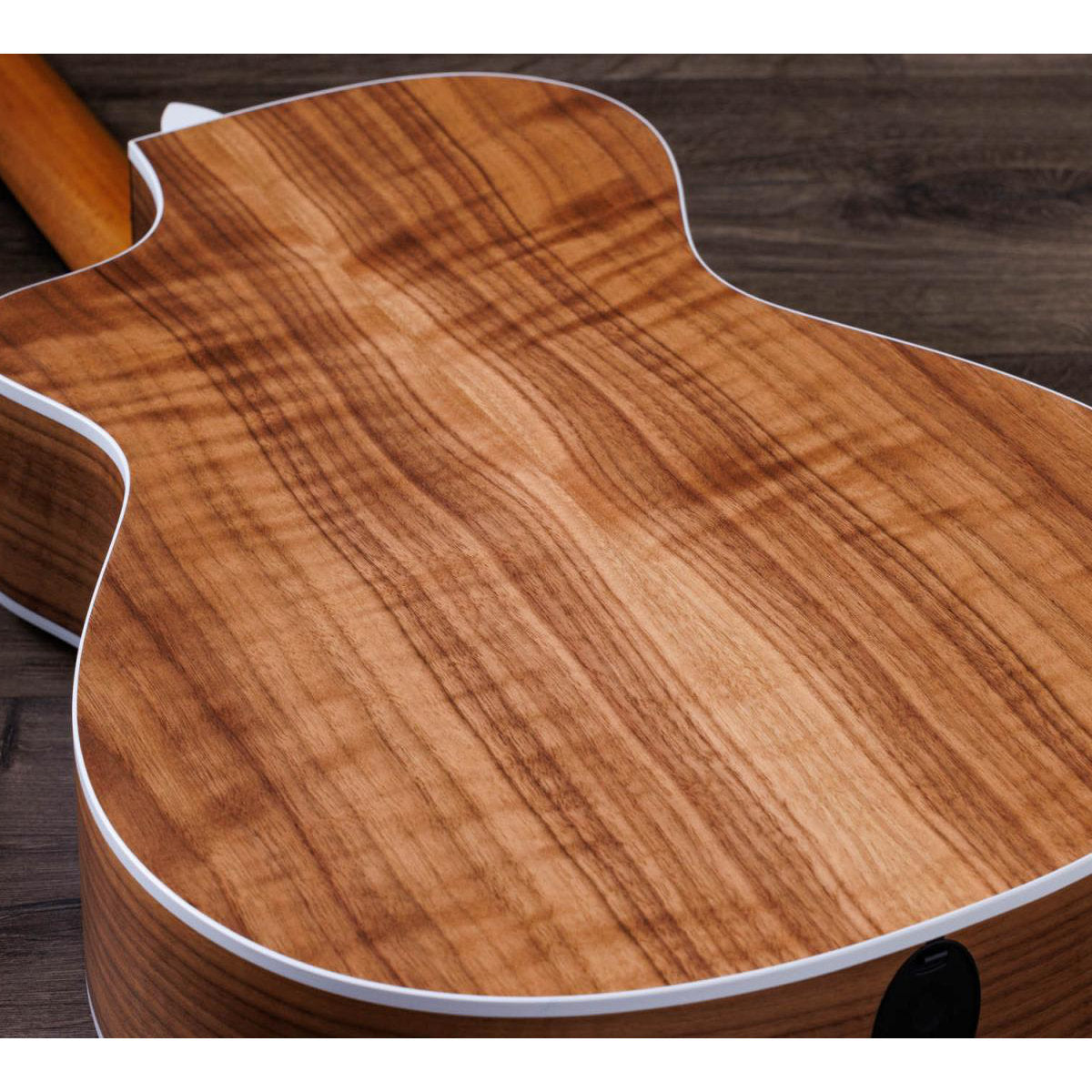 Taylor 212ce Acoustic-Electric Guitar - Solid Spruce Top - Walnut Back and Sides - Matte Finish