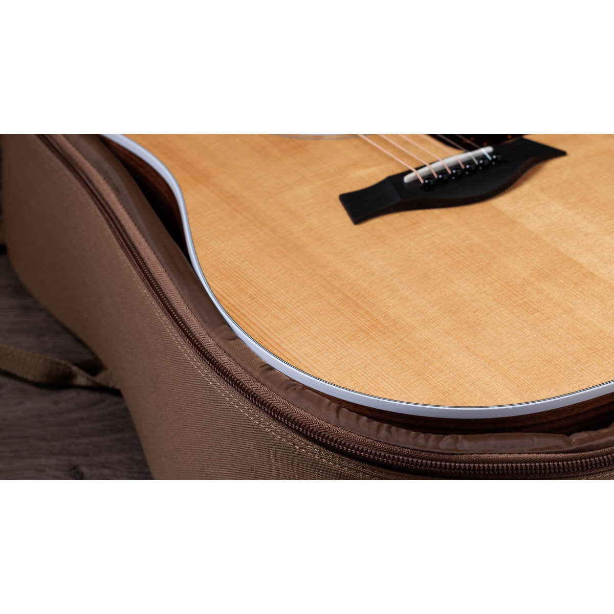 Taylor 210ce Walnut Acoustic-Electric Guitar