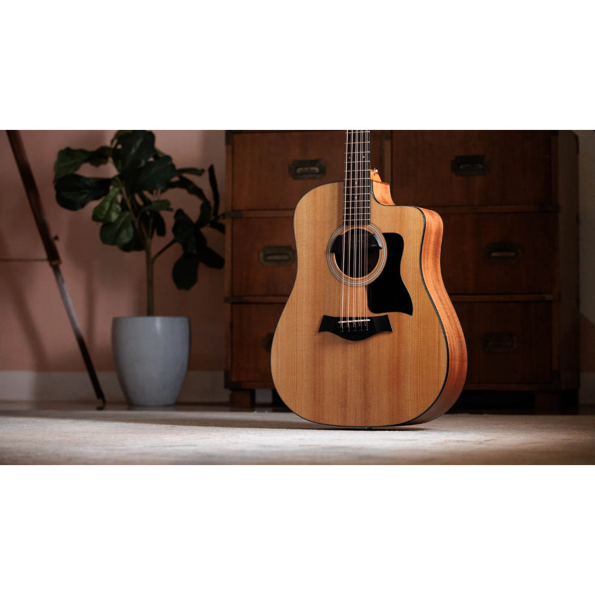 Taylor 150ce Bajo Quinto Layered Sapele 10-String Acoustic-Electric Guitar