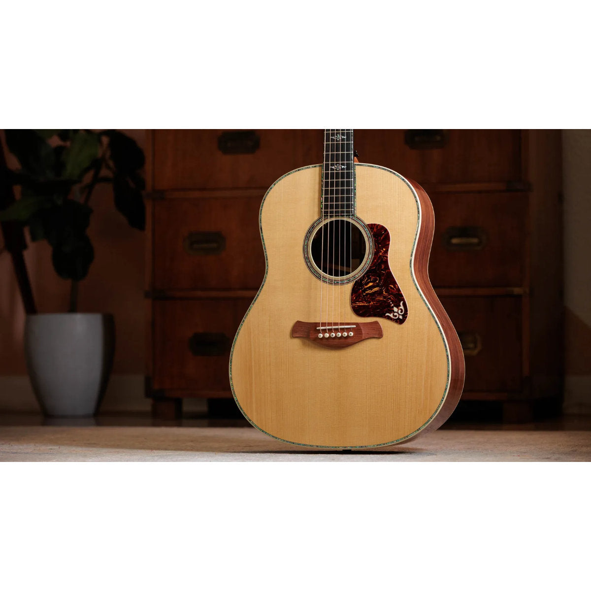 Taylor Gold Label 917e Honduran Rosewood Acoustic-Electric Guitar