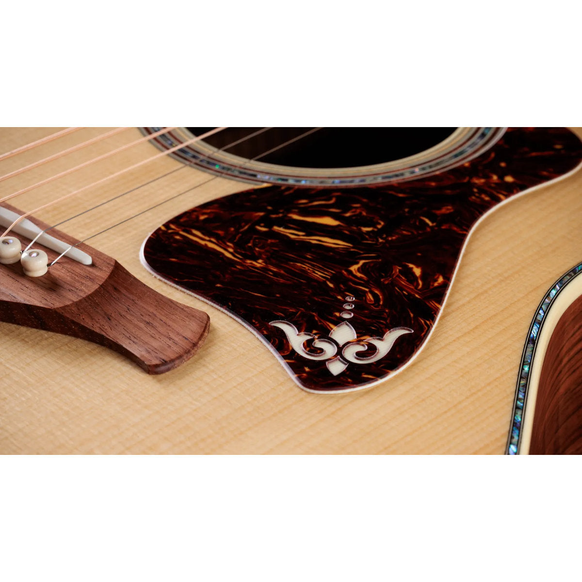 Taylor Gold Label 917e Honduran Rosewood Acoustic-Electric Guitar