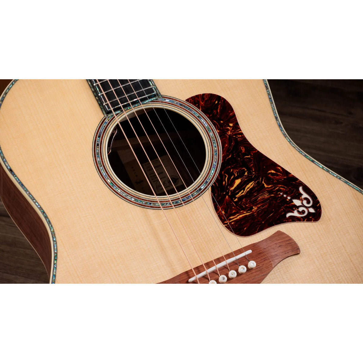 Taylor Gold Label 917e Honduran Rosewood Acoustic-Electric Guitar