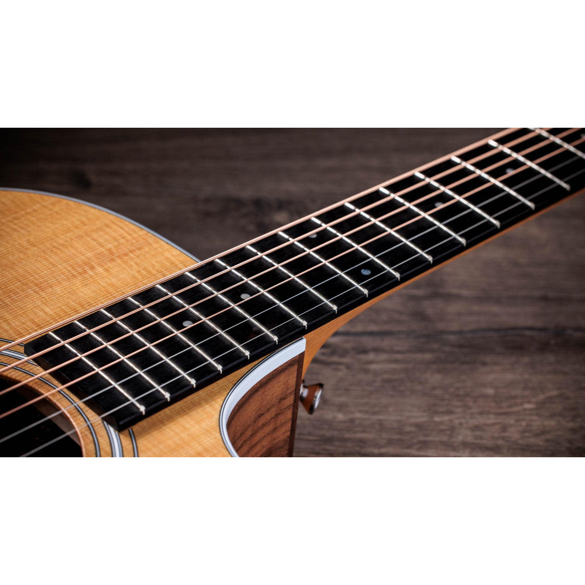 Taylor 212ce Acoustic-Electric Guitar - Solid Spruce Top - Walnut Back and Sides - Matte Finish