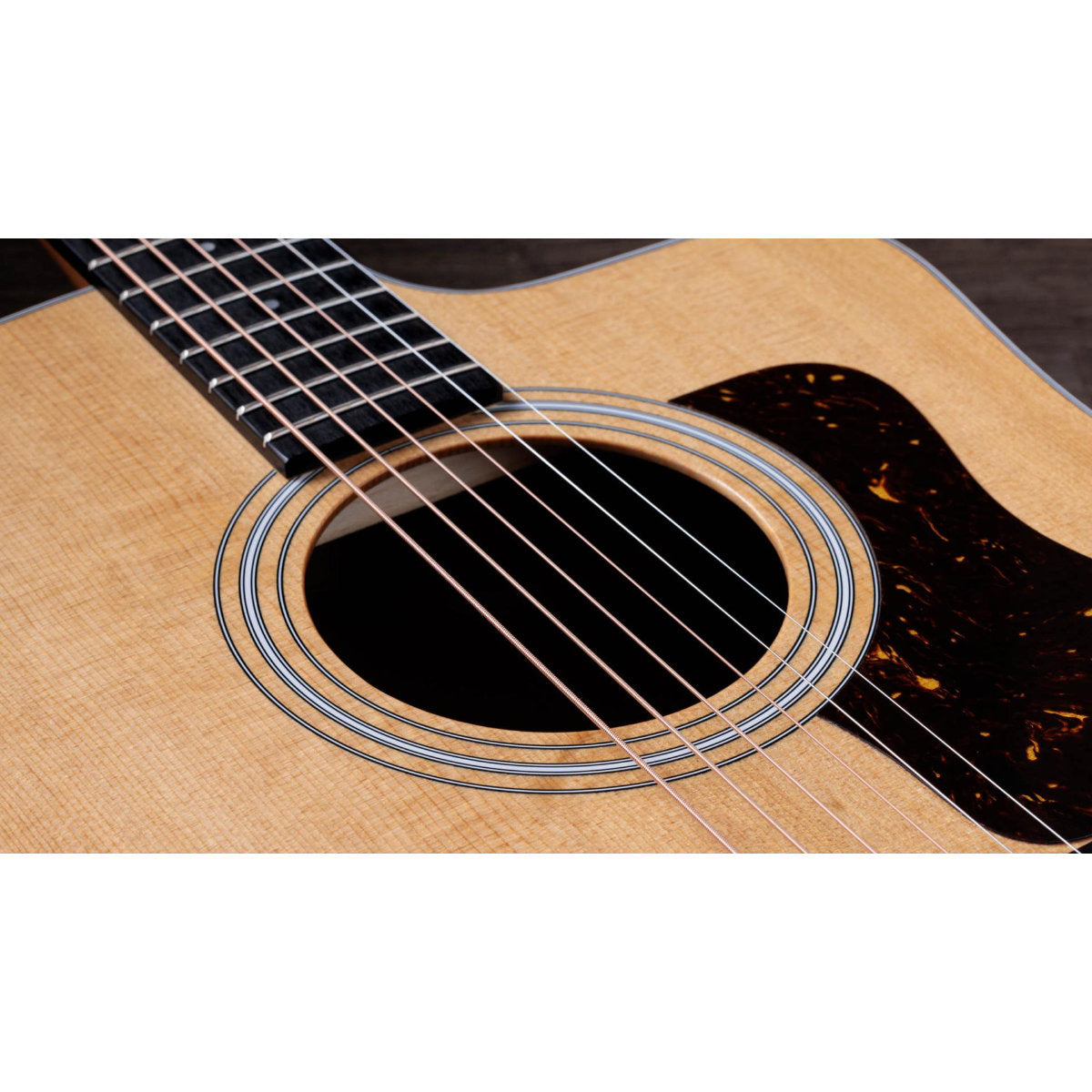 Taylor 210ce Walnut Acoustic-Electric Guitar