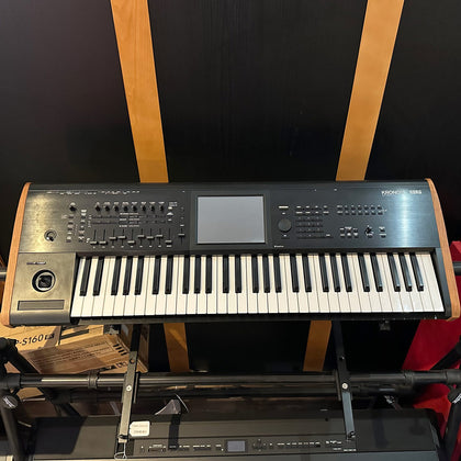 Korg Kronos 61-Key Music Synthesizer Workstation w/ Case (Pre-Owned)