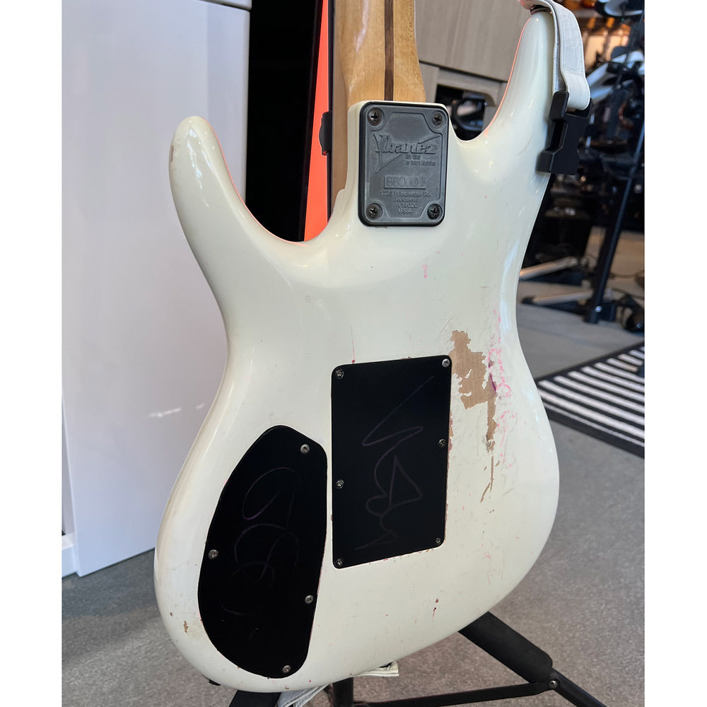 Joe Satriani Original JS Prototype Electric Guitar Autographed by Paul Stanley and Gene Simmons (Pre-Owned) (Joe Satriani Private Collection)
