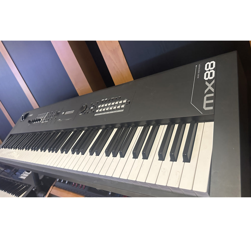 Yamaha MX88 88-key Music Synthesizer (Pre-Owned)