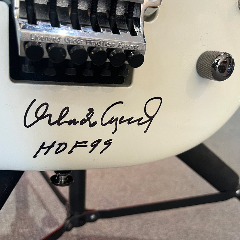 San Francisco Giants Autographed Collectible Joe Satriani Signature Model Electric Guitar (Pre-Owned) (Joe Satriani Private Collection)