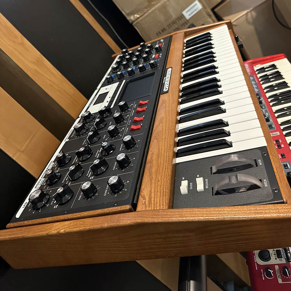 Moog Minimoog Voyager Analog Synthesizer (Pre-Owned)