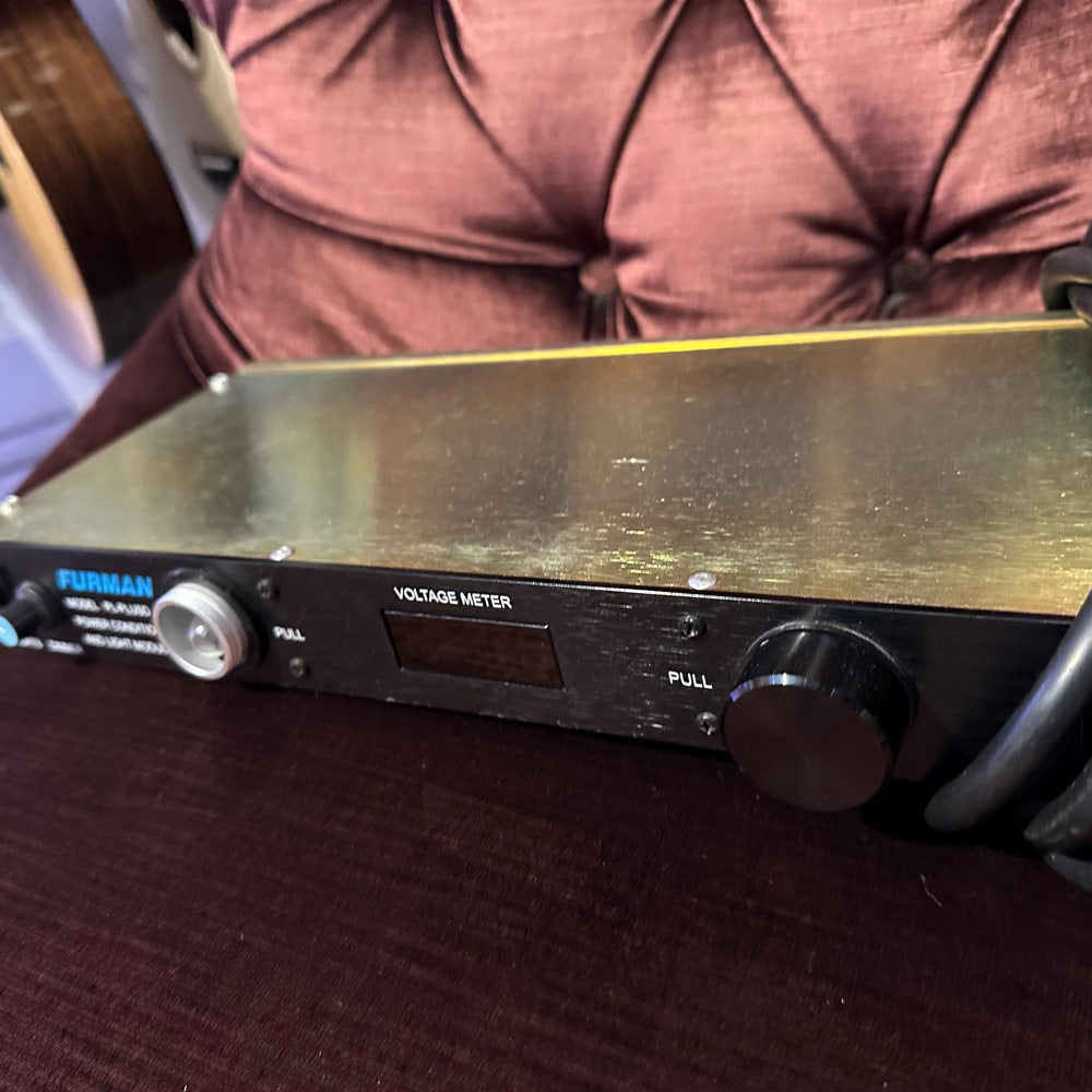 Furman PLPLUSD Power Conditioner and Light Module with Voltmeter Rack