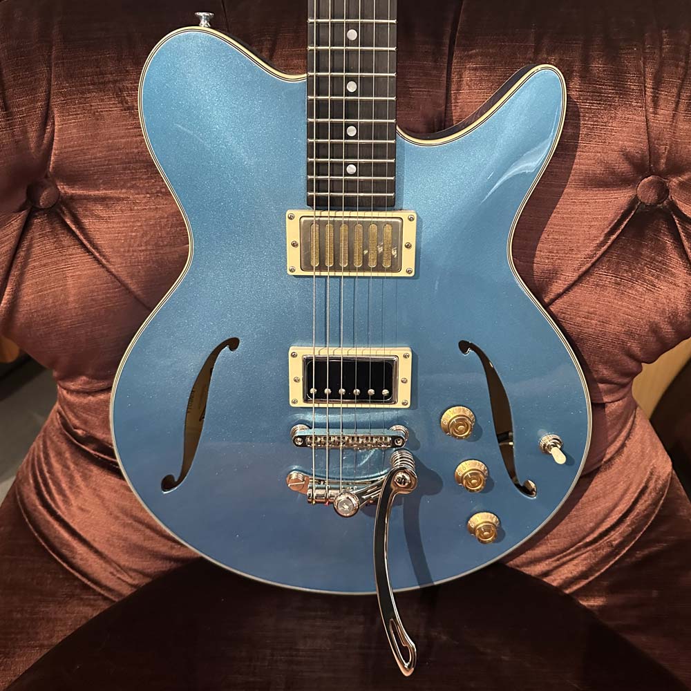 Eastman Romeo LA Thinline Semi-Hollow Body Electric Guitar w/ Hard Cas ...