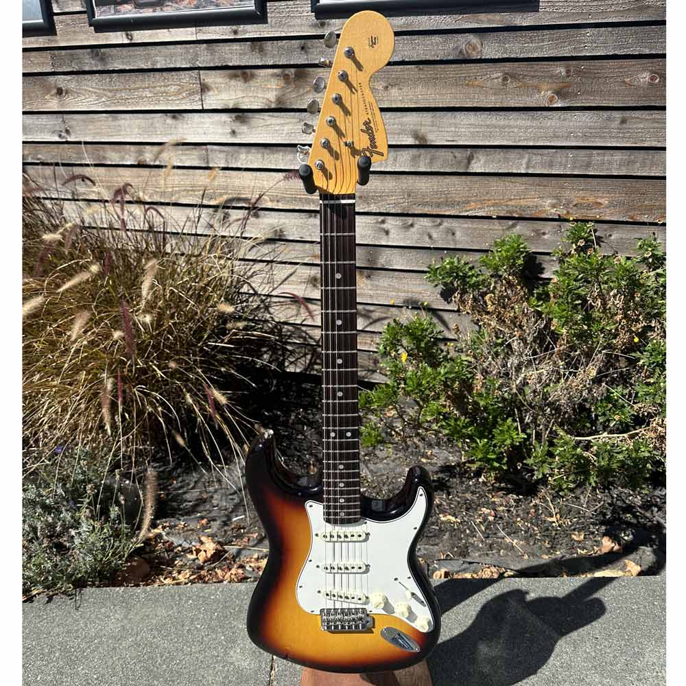 Fender Custom Shop 2023 '66 Stratocaster Deluxe Closet Classic Electric Guitar w/ Case - 3-Tone Sunburst (Pre-Owned)