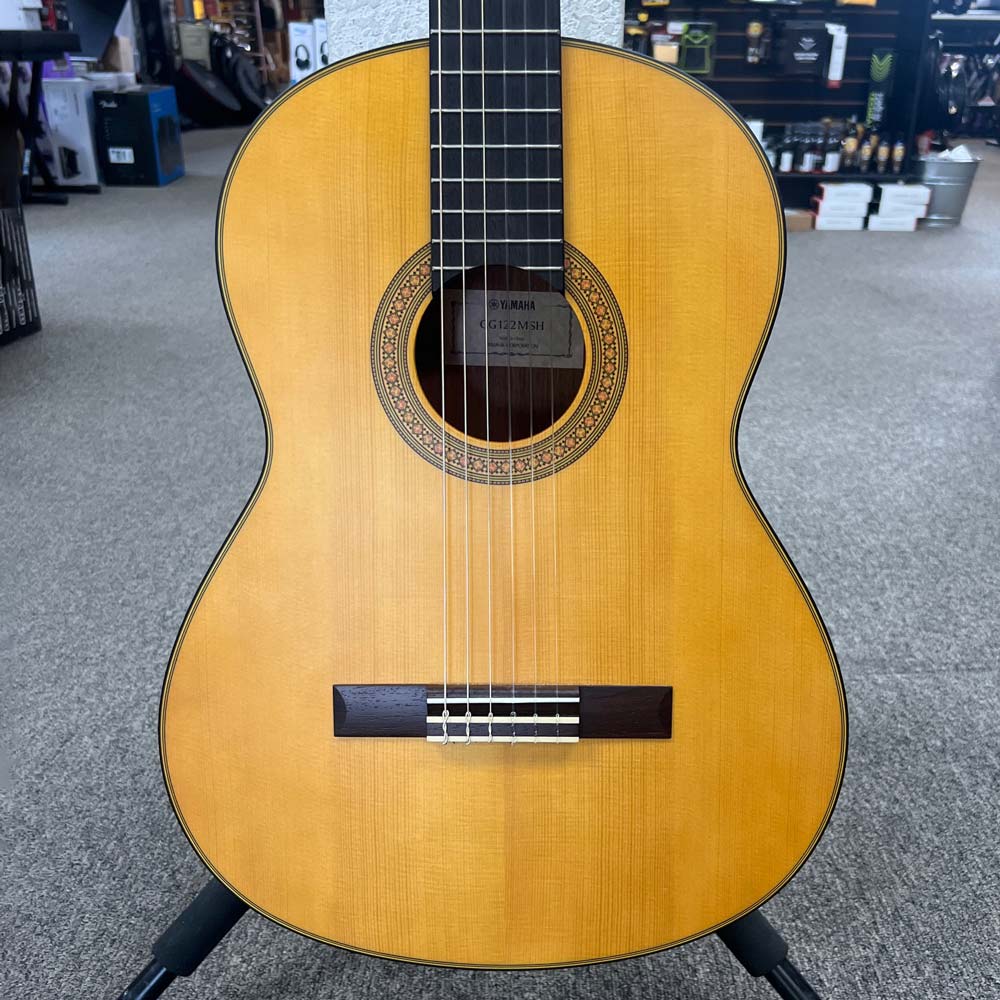 Yamaha CG122MSH Classical Acoustic Guitar w/ Gig Bag (Pre-Owned)
