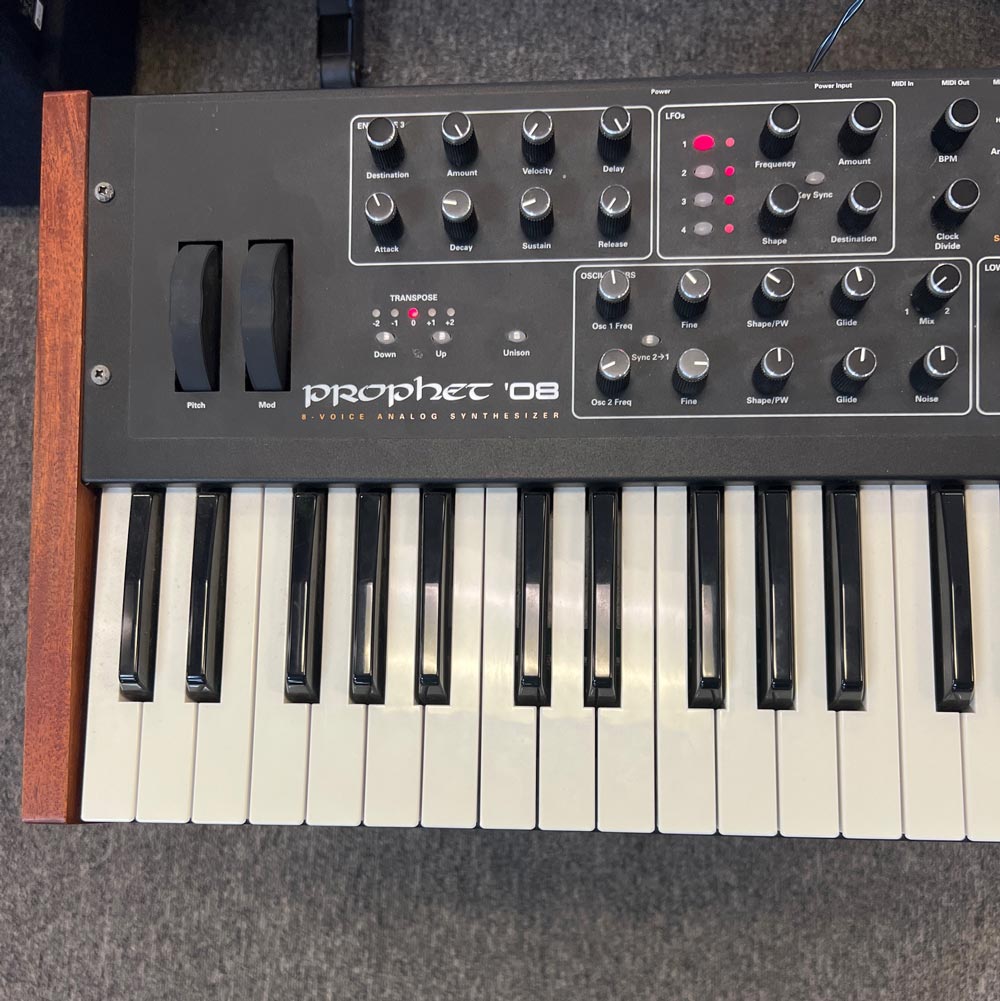 Dave Smith Prophet '08 PE 61-Key 8-Voice Polyphonic Analog Synthesizer w/ Gig Bag (Pre-Owned)