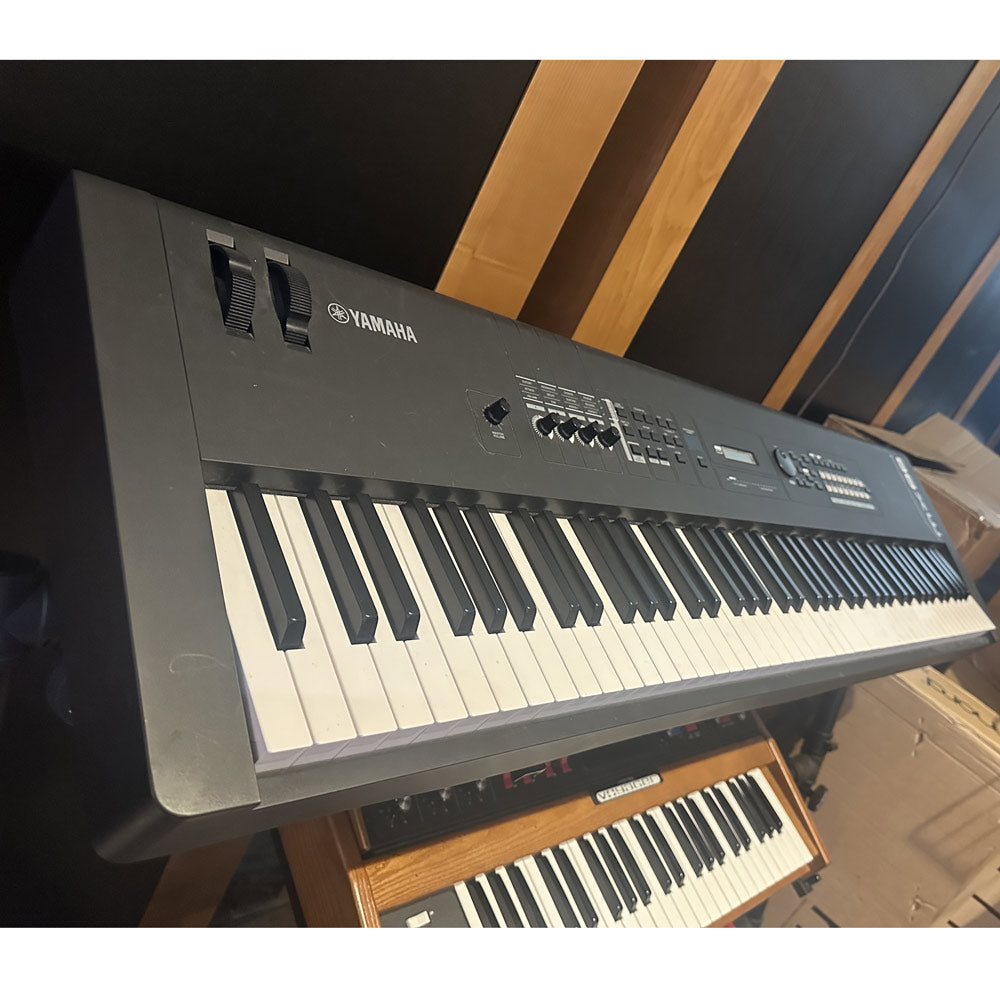Yamaha MX88 88-key Music Synthesizer (Pre-Owned)