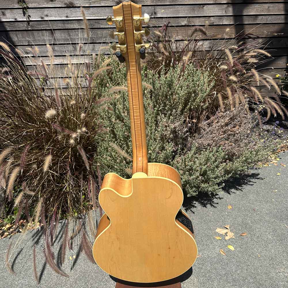 Gibson 2002 J-185 EC Quilt Top Acoustic-Electric Guitar w/ Case - Natural (Pre-Owned)