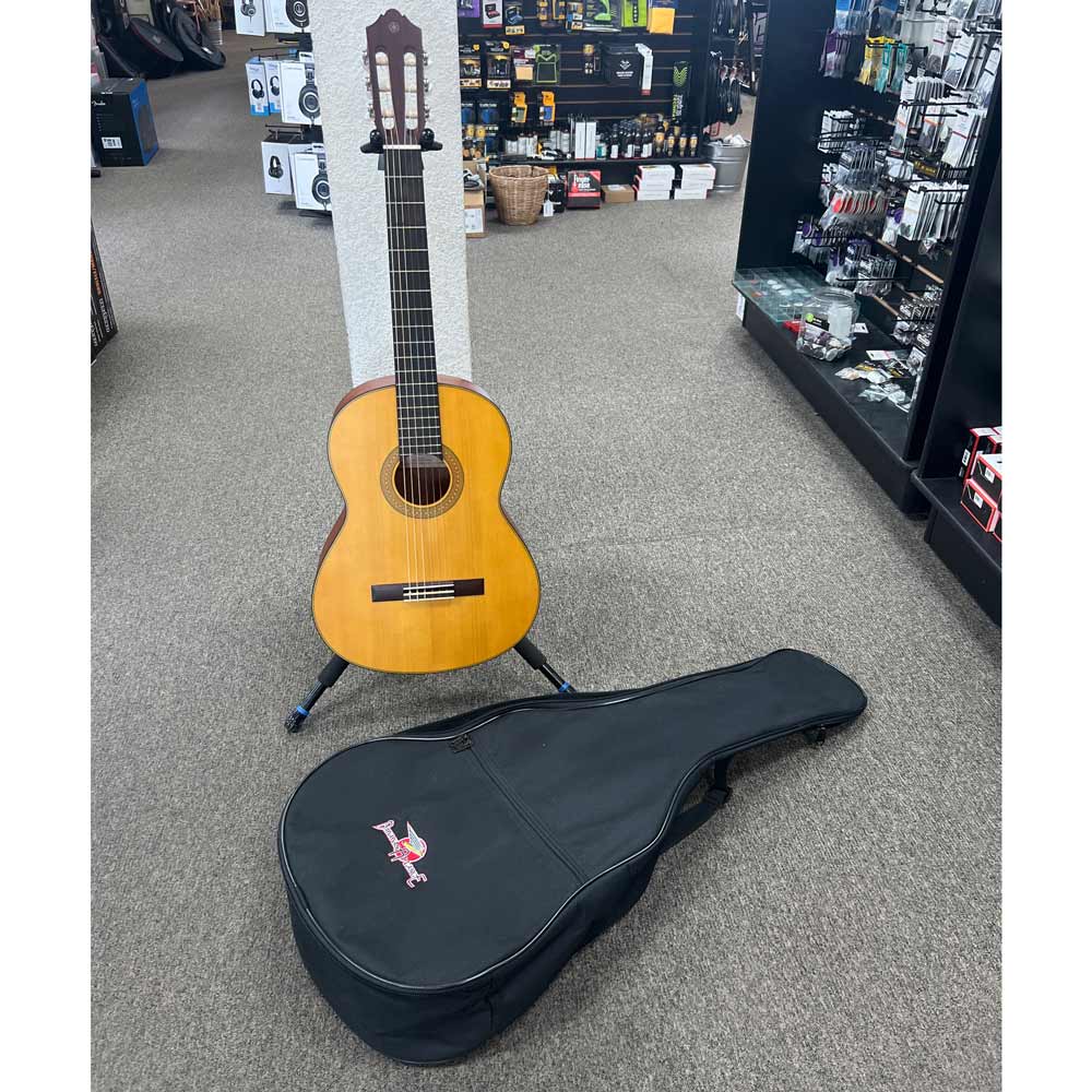 Yamaha CG122MSH Classical Acoustic Guitar w/ Gig Bag (Pre-Owned)