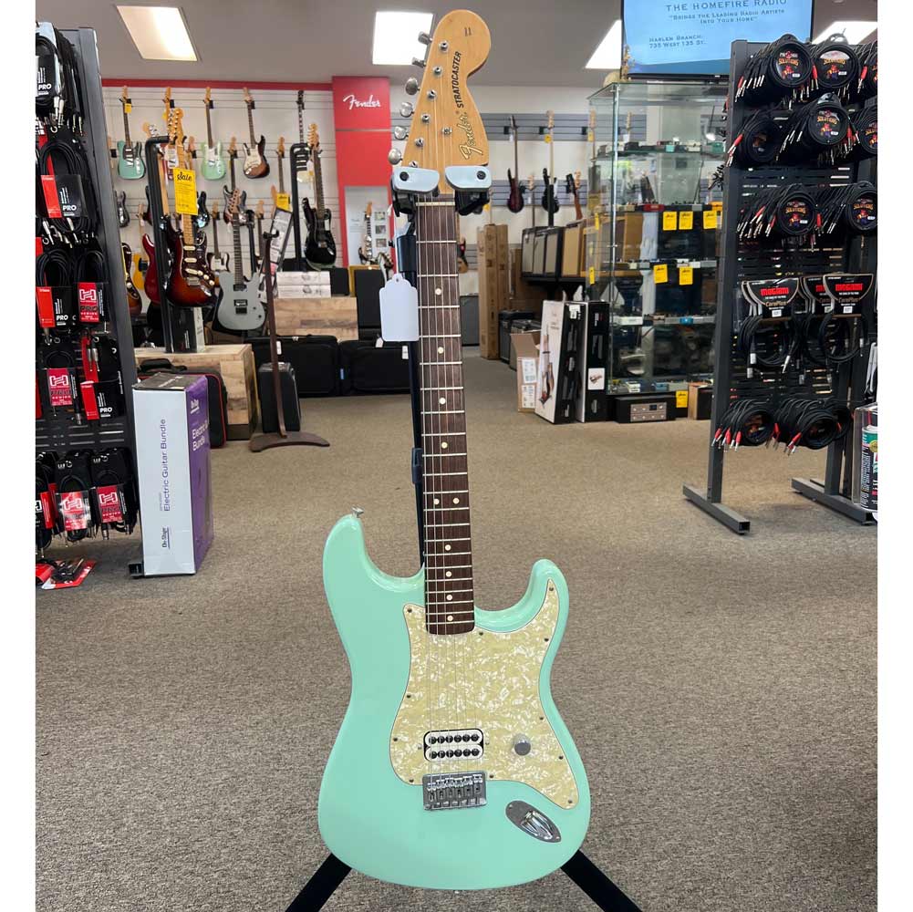 Fender 2002 Tom Delonge Stratocaster Electric Guitar w/ Hard Case - Surf Green (Pre-Owned)