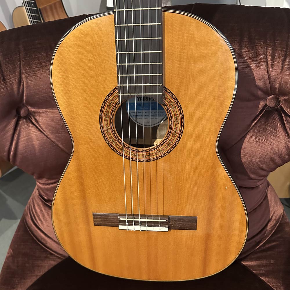 Yairi and Son 1968 MIJ Model 600 Classical Guitar w/ Case (Pre-Owned)