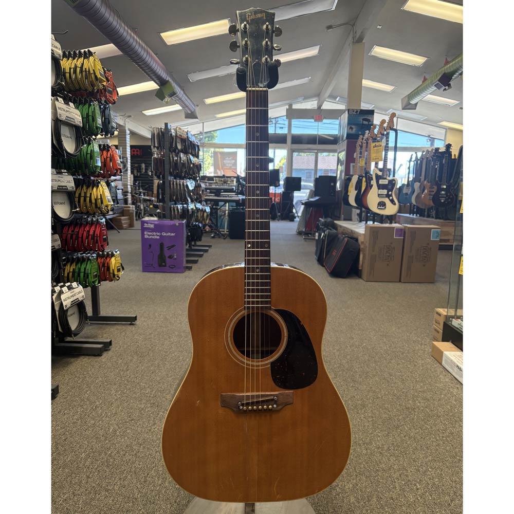 Gibson Vintage 1969 J50 Acoustic Guitar w/ Gig Bag (Pre-Owned)