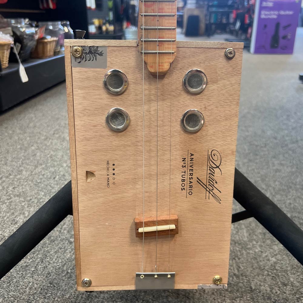 E3 Strings 3-String Cigar Box Guitar #163 (Pre-Owned)