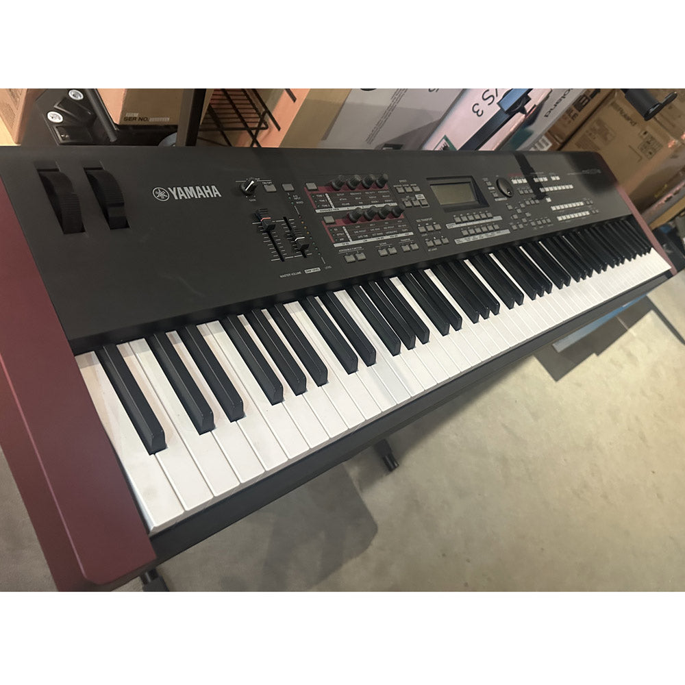 Yamaha MOXF8 88-key Keyboard Synthesizer Workstation w/ Proline Stand (Pre-Owned)