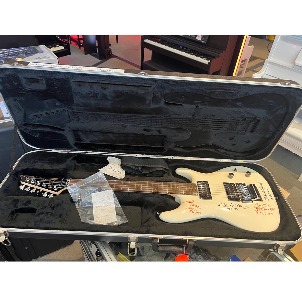 San Francisco Giants Autographed Collectible Joe Satriani Signature Model Electric Guitar (Pre-Owned) (Joe Satriani Private Collection)