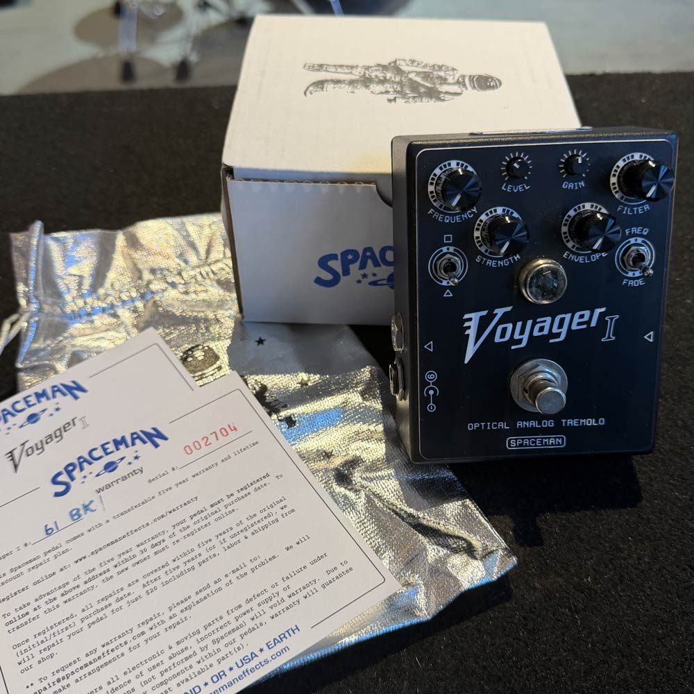 analog tremolo pedal Spaceman Limited Edition Voyager I Black Optical Analog Tremolo Pedal –  Bananas At Large Inc.® Musical Instruments & Pro Audio
