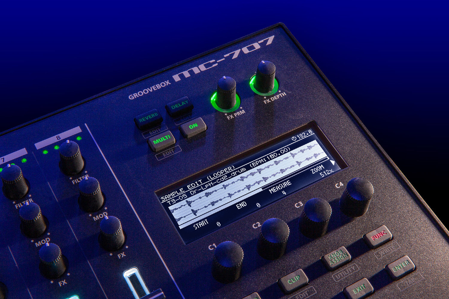 Roland MC-707 Groovebox